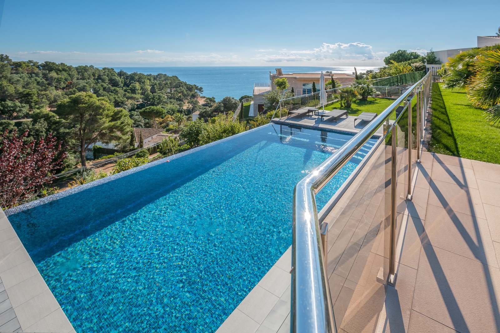 Hus i Tossa de Mar, Girona, Spanien 6 sovrum, 449 kvm. Nr. 22896