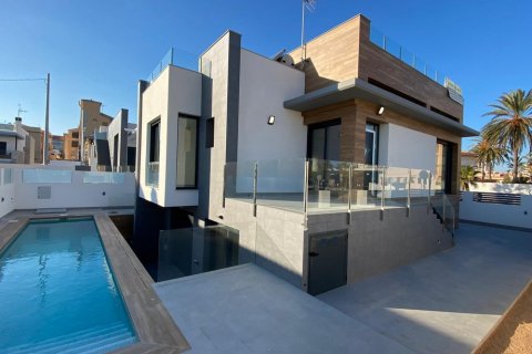 Villa in Torrevieja, Alicante, Spain 4 bedrooms, 310 sq.m. No. 111486