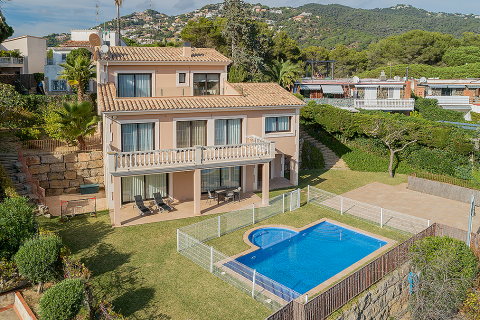 Talo Lloret de Mar, Girona, Espanja 6 makuuhuonetta, 440 m2 No. 56914