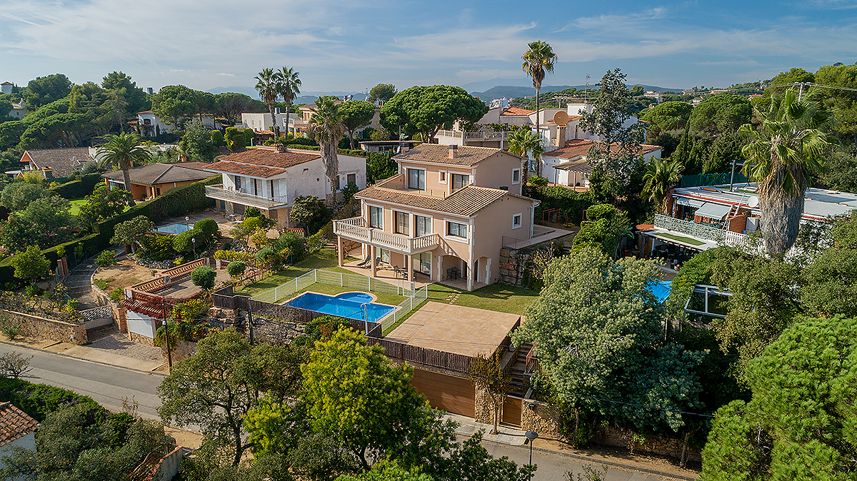 House in Lloret de Mar, Girona, Spain 6 bedrooms, 440 sq.m. No. 56914