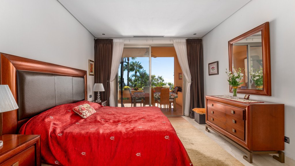 Apartment in Marbella, Malaga, Spain 3 bedrooms, 227 sq.m. No. 107766