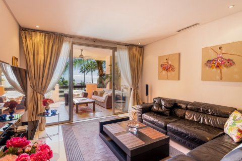 Huoneisto Marbella, Malaga, Espanja 3 makuuhuonetta, 227 m2 No. 107766