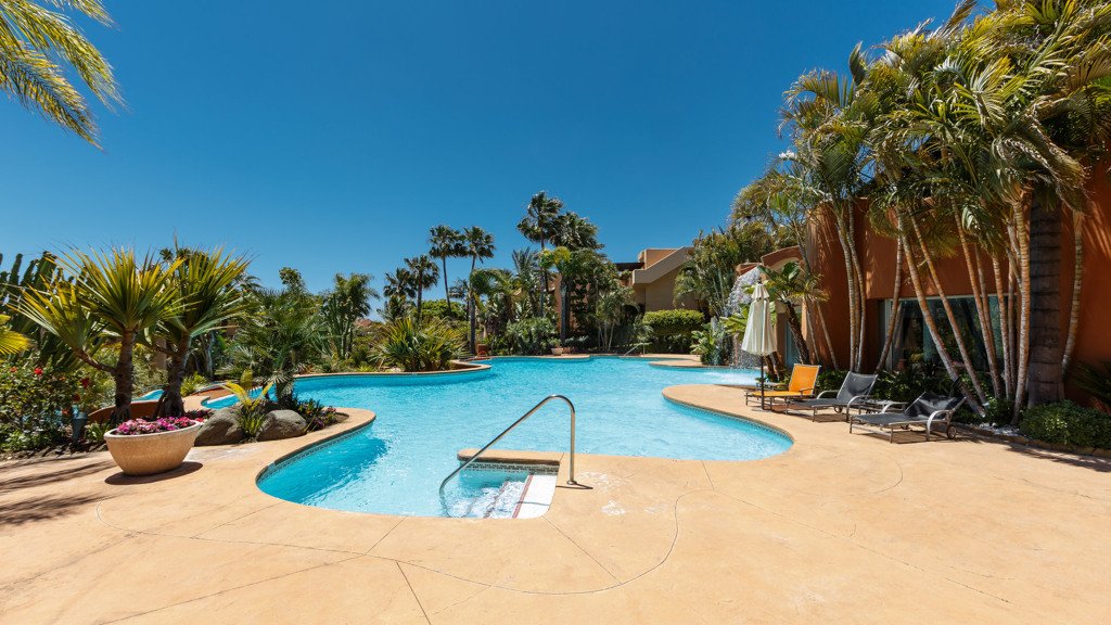 Apartment in Marbella, Malaga, Spain 3 bedrooms, 227 sq.m. No. 107766