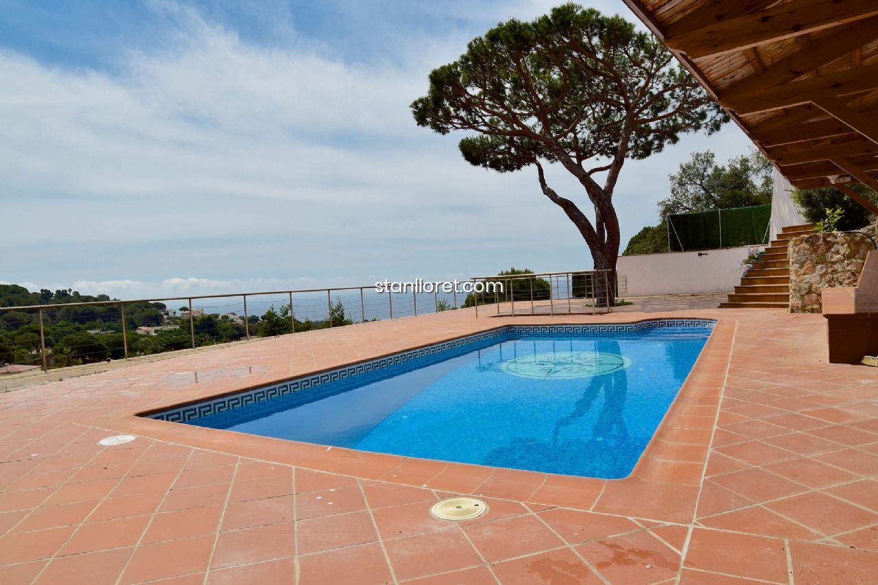 Villa i Lloret de Mar, Girona, Spanien 8 sovrum, 400 kvm. Nr. 104065