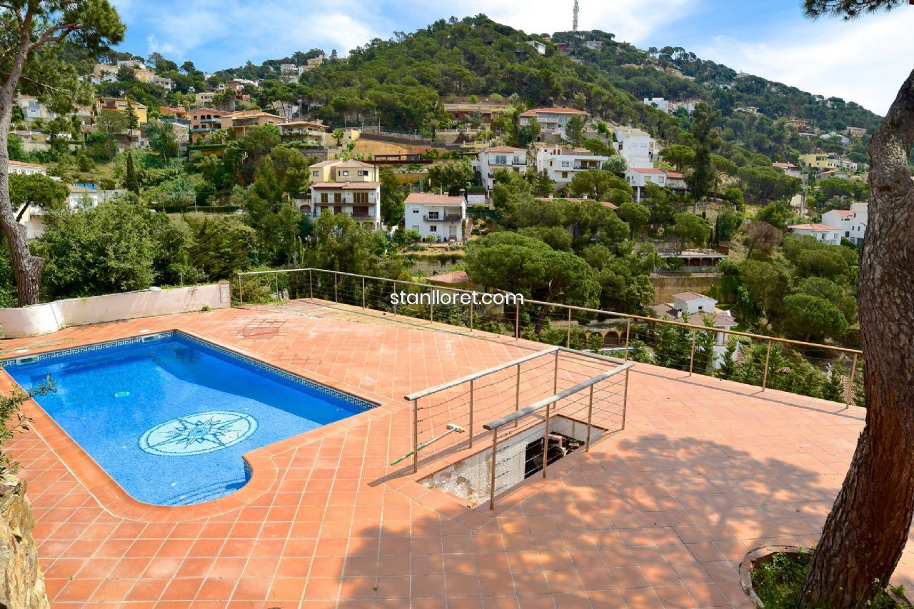 Villa i Lloret de Mar, Girona, Spanien 8 sovrum, 400 kvm. Nr. 104065