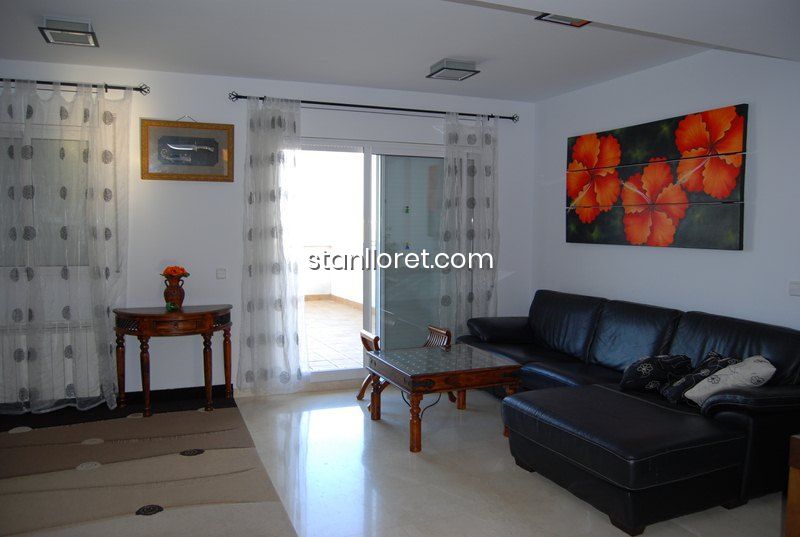 House in Lloret de Mar, Girona, Spain 4 bedrooms, 264 sq.m. No. 104067