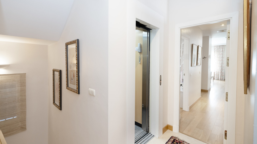Villa en Jerez de la Frontera, Cádiz, España 6 dormitorios, 530 m2 No. 93114