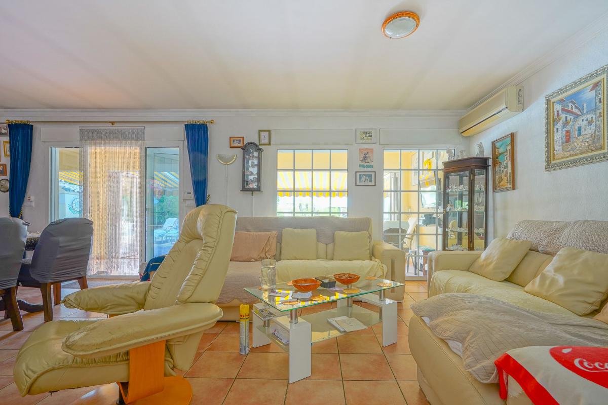 Villa a Els Poblets, Alicante, Spagna 5 camere da letto, 330 mq. N° 113047
