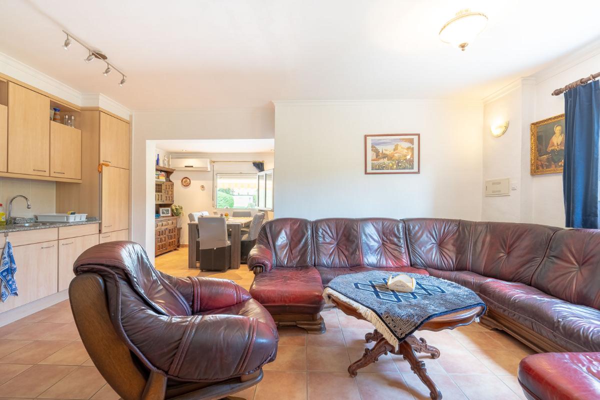 Villa a Els Poblets, Alicante, Spagna 5 camere da letto, 330 mq. N° 113047