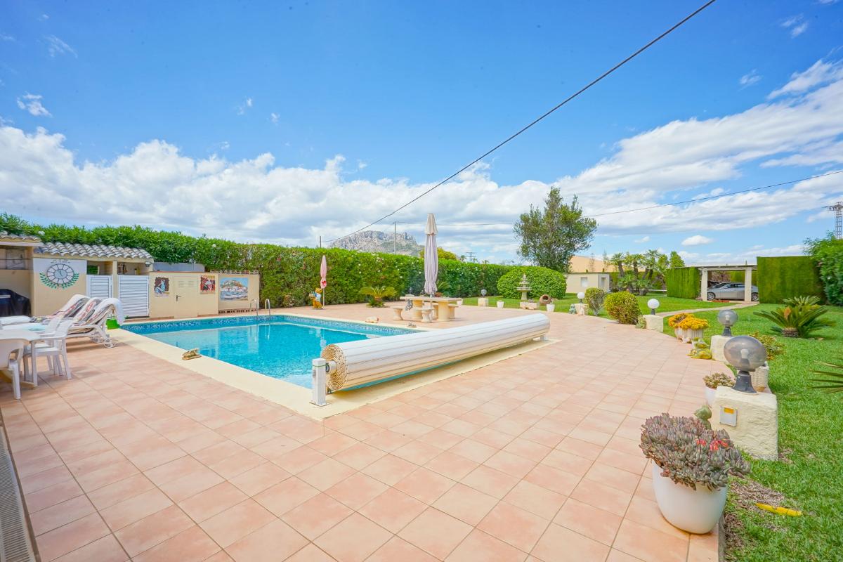 Villa a Els Poblets, Alicante, Spagna 5 camere da letto, 330 mq. N° 113047