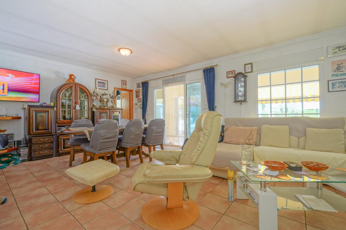 Villa a Els Poblets, Alicante, Spagna 5 camere da letto, 330 mq. N° 113047