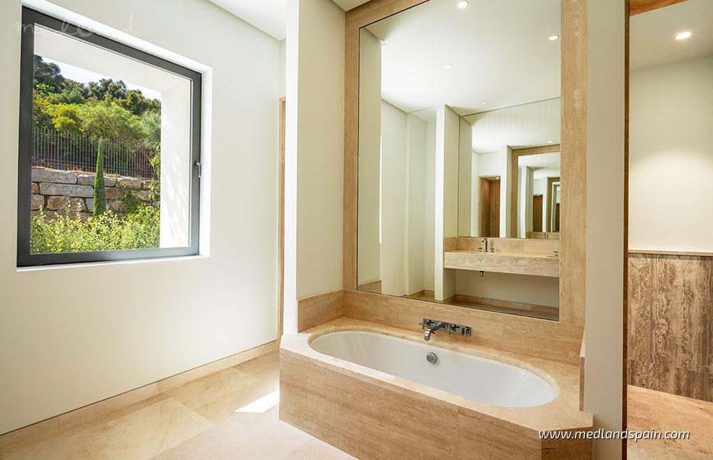 Villa a Casares, Malaga, Spagna 5 camere da letto, 655 mq. N° 108433