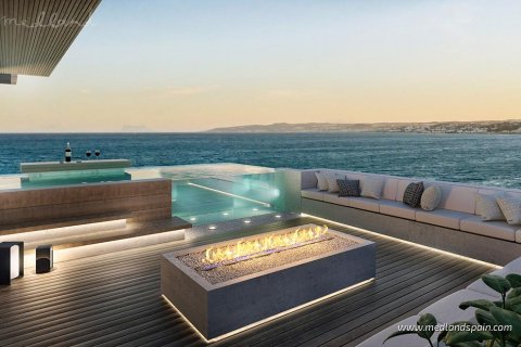 Apartment à Estepona, Malaga, Espagne 3 chambres, 203.3 m2 No. 108431