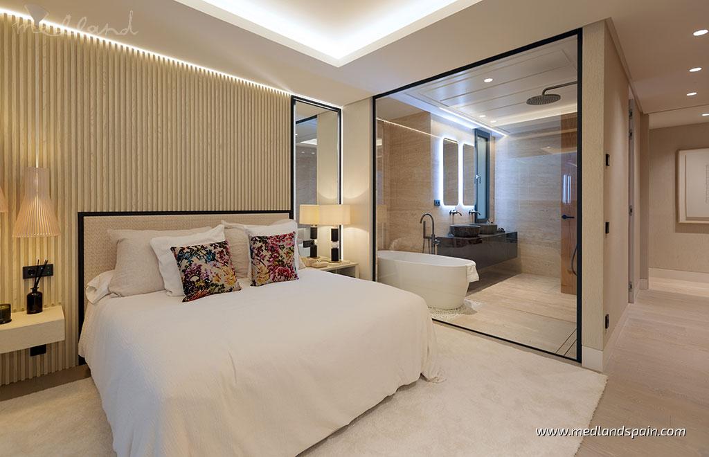 Apartment in Estepona, Malaga, Spain 3 bedrooms, 203.3 sq.m. No. 108431