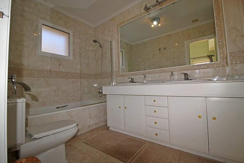 Villa i La Zenia, Alicante, Spanien 4 sovrum, 460 kvm. Nr. 103355