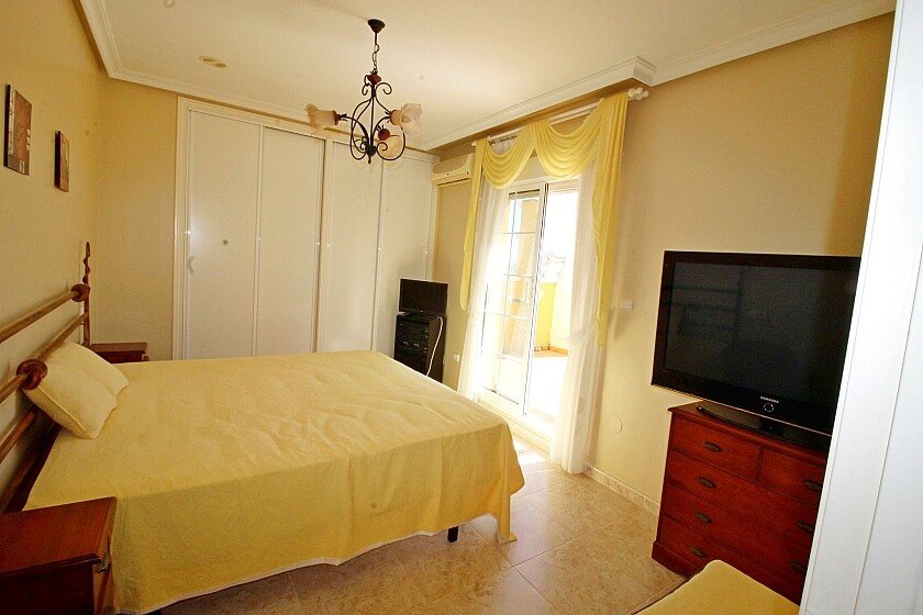 Villa i La Zenia, Alicante, Spanien 4 sovrum, 460 kvm. Nr. 103355