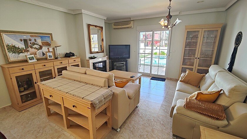 Villa i La Zenia, Alicante, Spanien 4 sovrum, 460 kvm. Nr. 103355