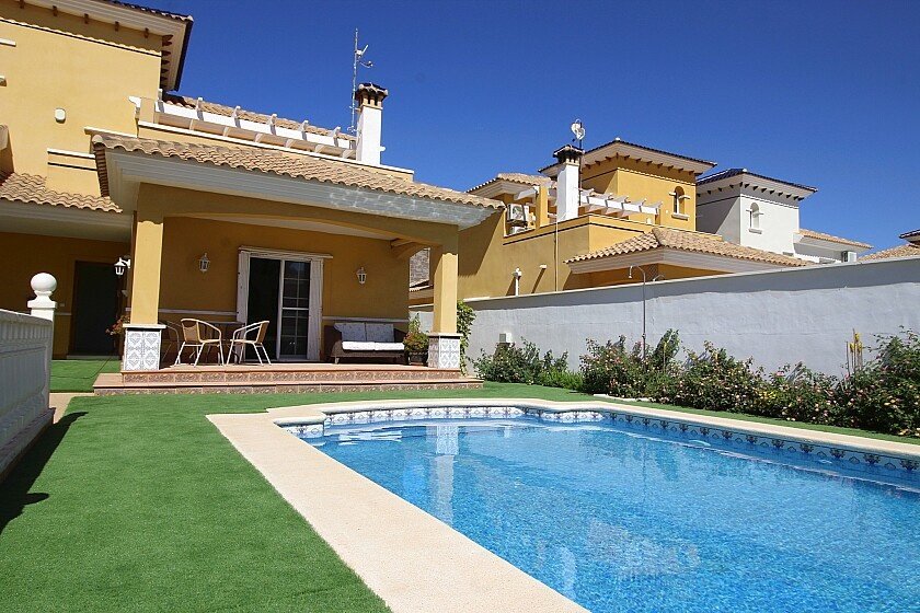 Villa i La Zenia, Alicante, Spanien 4 sovrum, 460 kvm. Nr. 103355