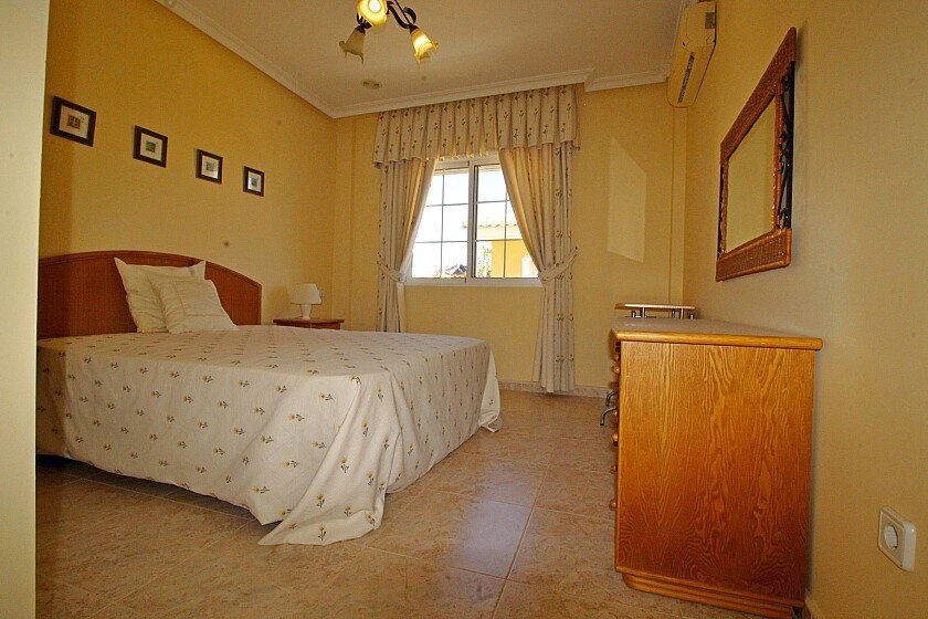 Villa i La Zenia, Alicante, Spanien 4 sovrum, 460 kvm. Nr. 103355