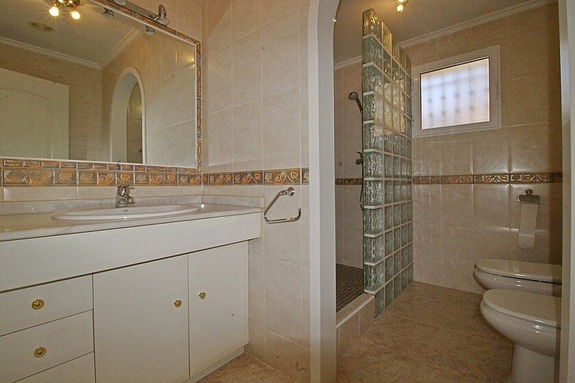 Villa i La Zenia, Alicante, Spanien 4 sovrum, 460 kvm. Nr. 103355