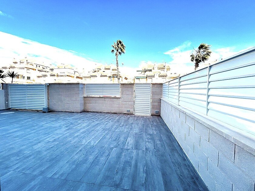 Apartment in Torrevieja, Alicante, Spain 3 bedrooms, 110 sq.m. No. 103358