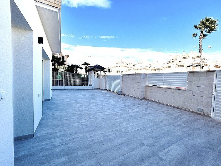 Apartment in Torrevieja, Alicante, Spain 3 bedrooms, 110 sq.m. No. 103358