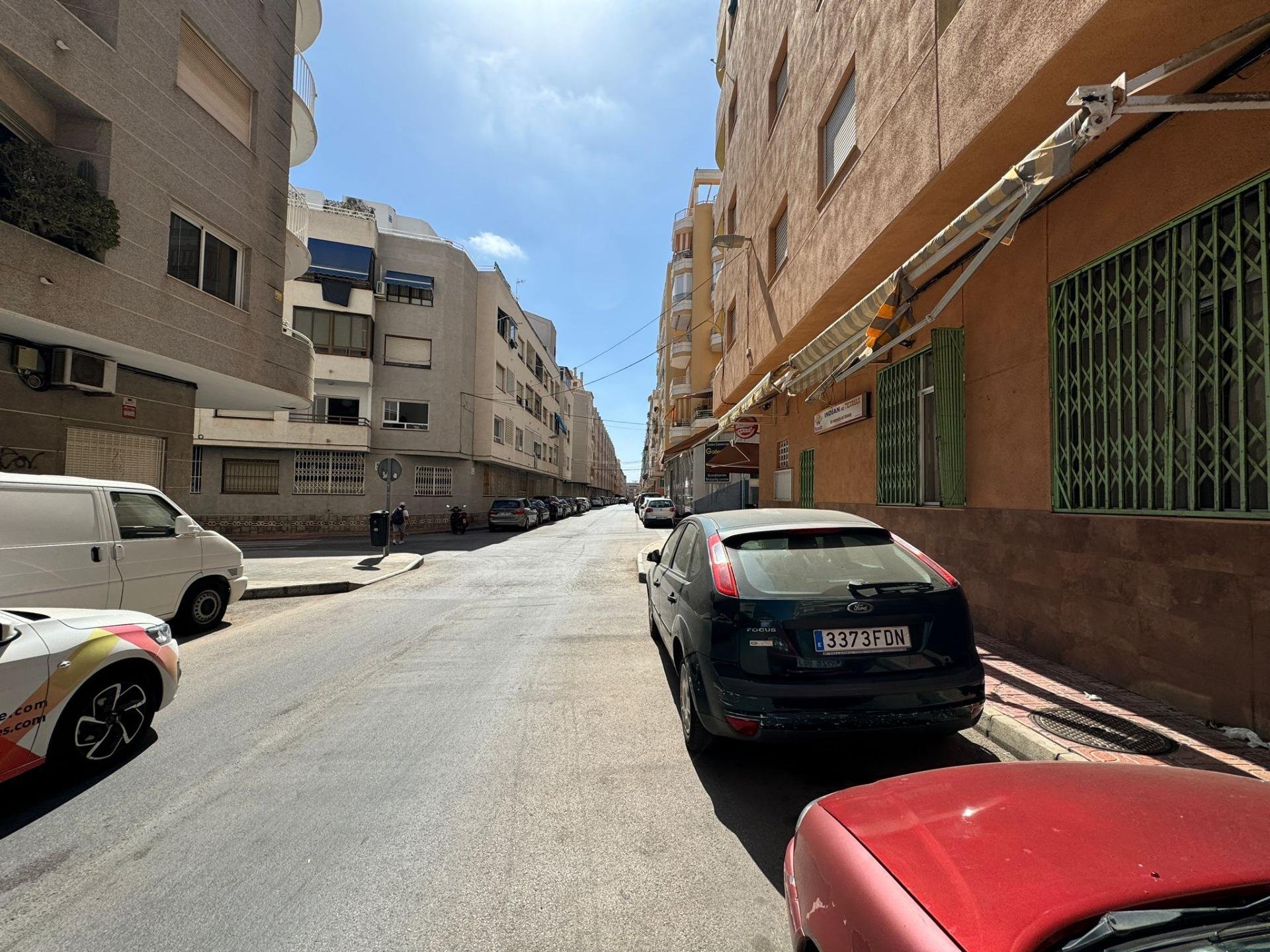 Commercial property à Torrevieja, Alicante, Espagne 118 m2 No. 117123