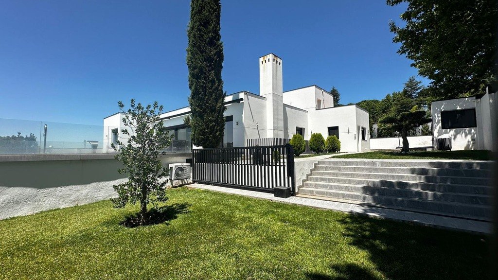 Huvila Fuente del Fresno, Madrid, Espanja 4 makuuhuonetta, 500 m2 No. 106612