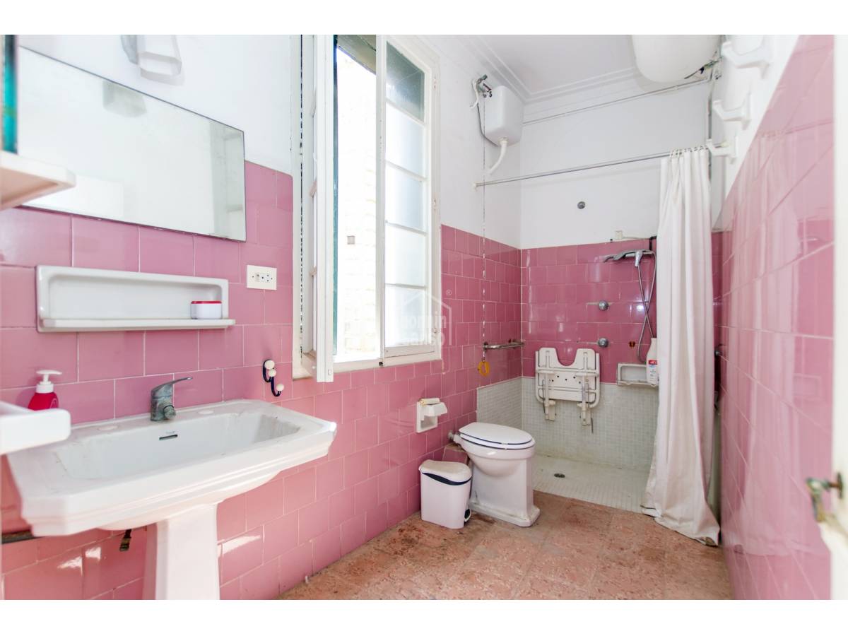 Casa adosada en Ciutadella De Menorca, Menorca, España 12 dormitorios, 495 m2 No. 102038