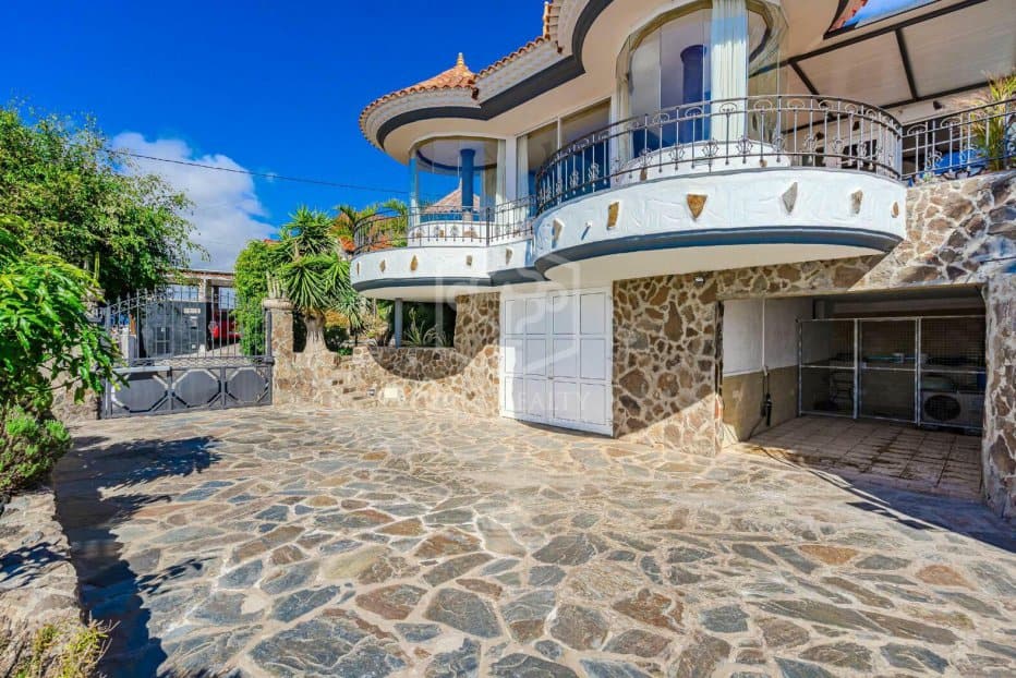 Villa a Adeje, Tenerife, Spagna 6 camere da letto, 450 mq. N° 111062