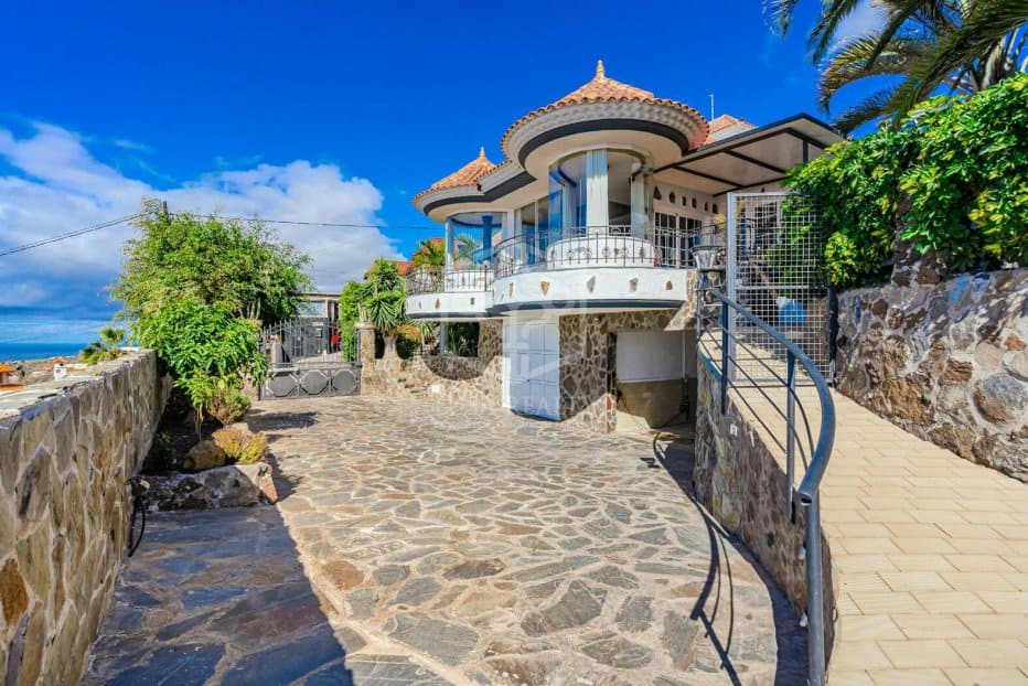 Villa a Adeje, Tenerife, Spagna 6 camere da letto, 450 mq. N° 111062