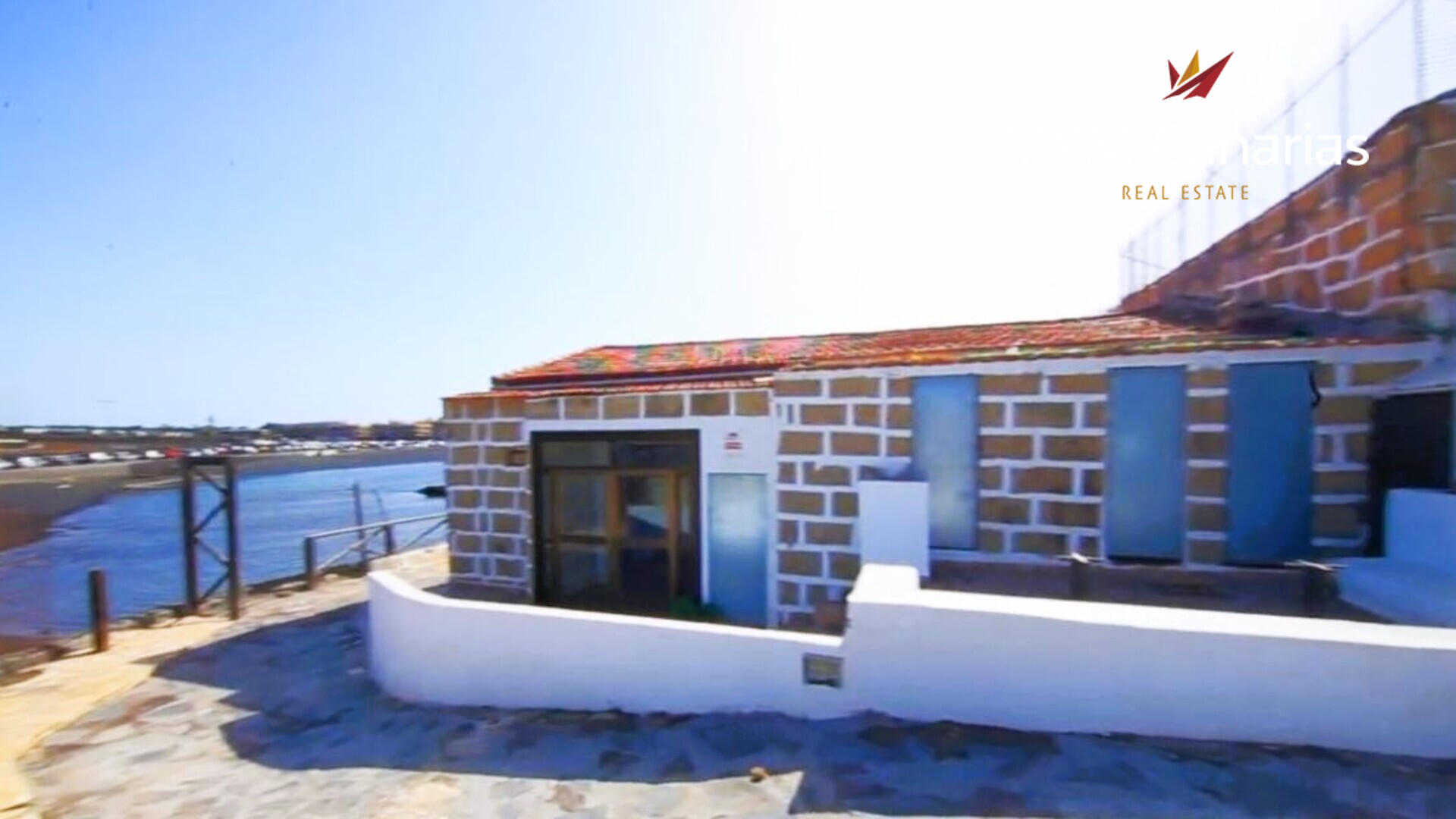 Propiedad comercial en Las Galletas, Tenerife, España 102 m2 No. 90425