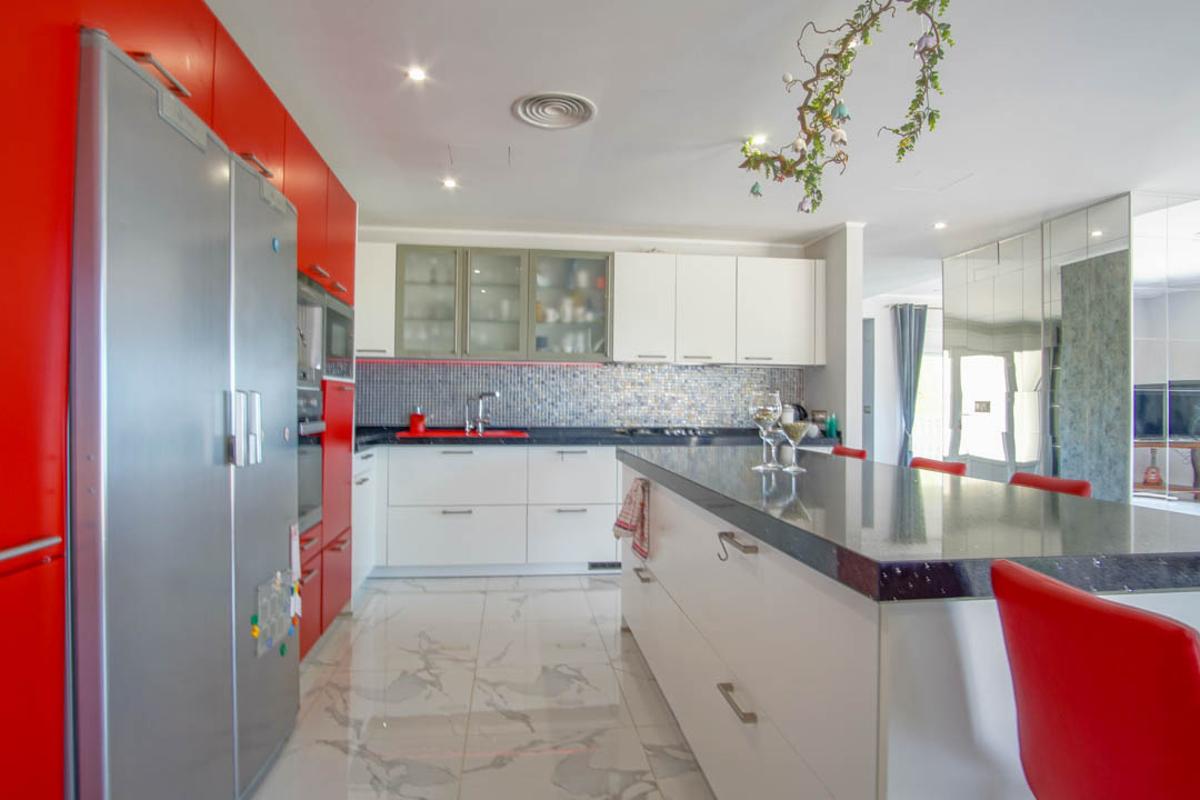 Huvila La Nucia, Alicante, Espanja 8 makuuhuonetta, 900 m2 No. 99310