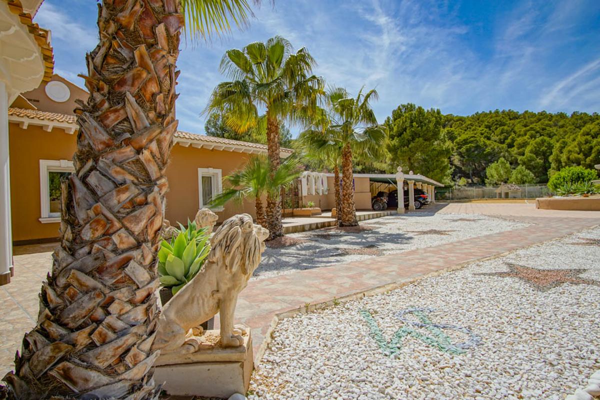 Huvila La Nucia, Alicante, Espanja 8 makuuhuonetta, 900 m2 No. 99310
