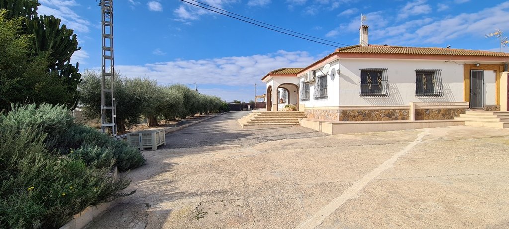 Villa i Orihuela, Alicante, Spanien 3 sovrum, 330 kvm. Nr. 115337