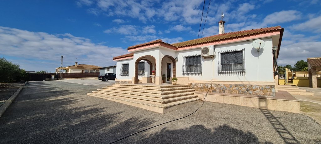 Villa i Orihuela, Alicante, Spanien 3 sovrum, 330 kvm. Nr. 115337