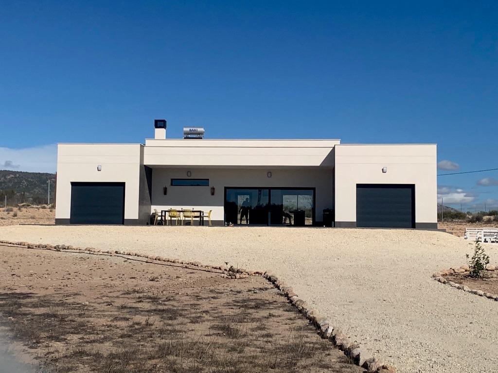 Villa en Pinoso, Alicante, España 4 dormitorios, 165 m2 No. 95010