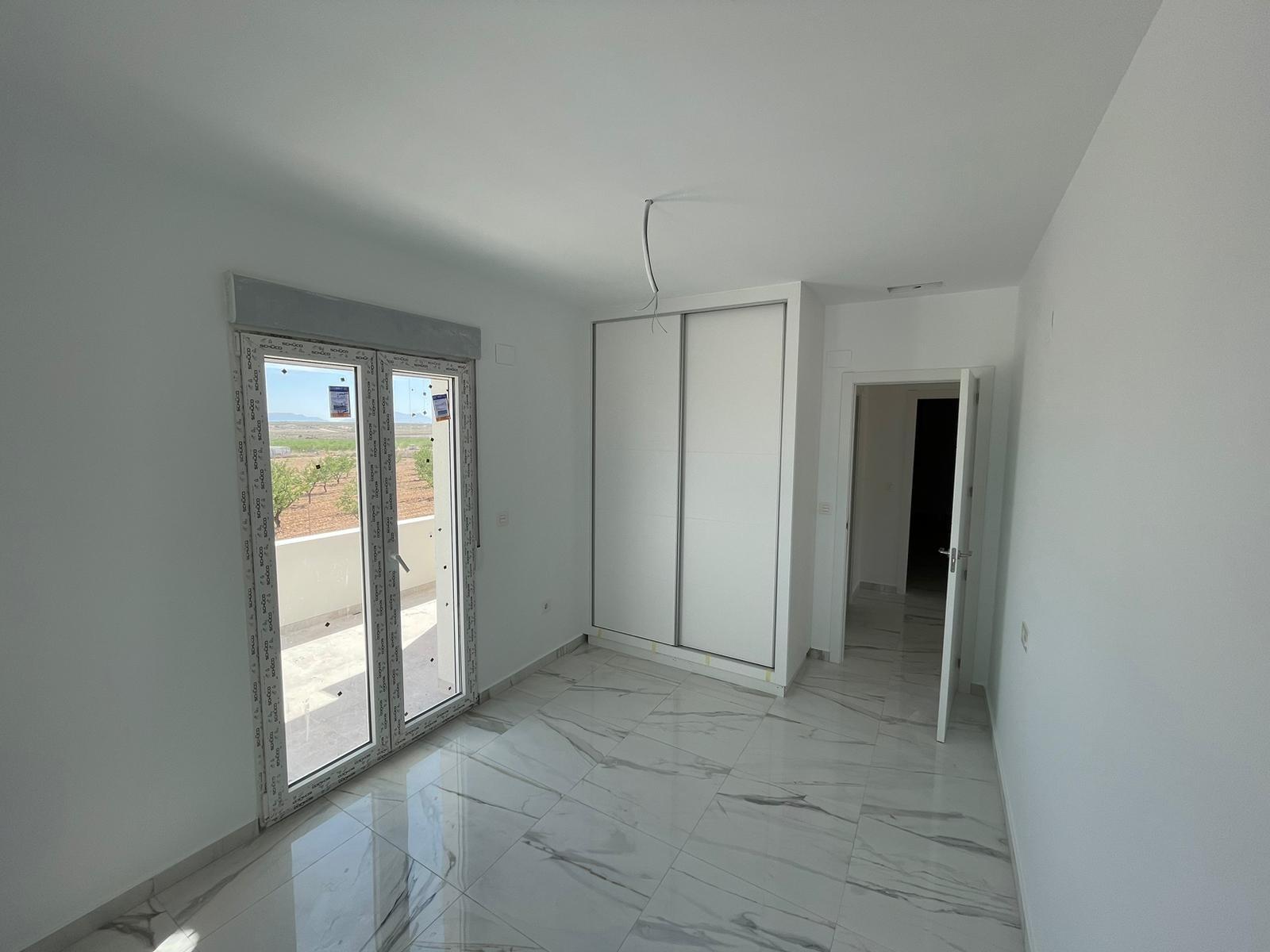 Villa i Pinoso, Alicante, Spanien 6 sovrum, 270 kvm. Nr. 95008