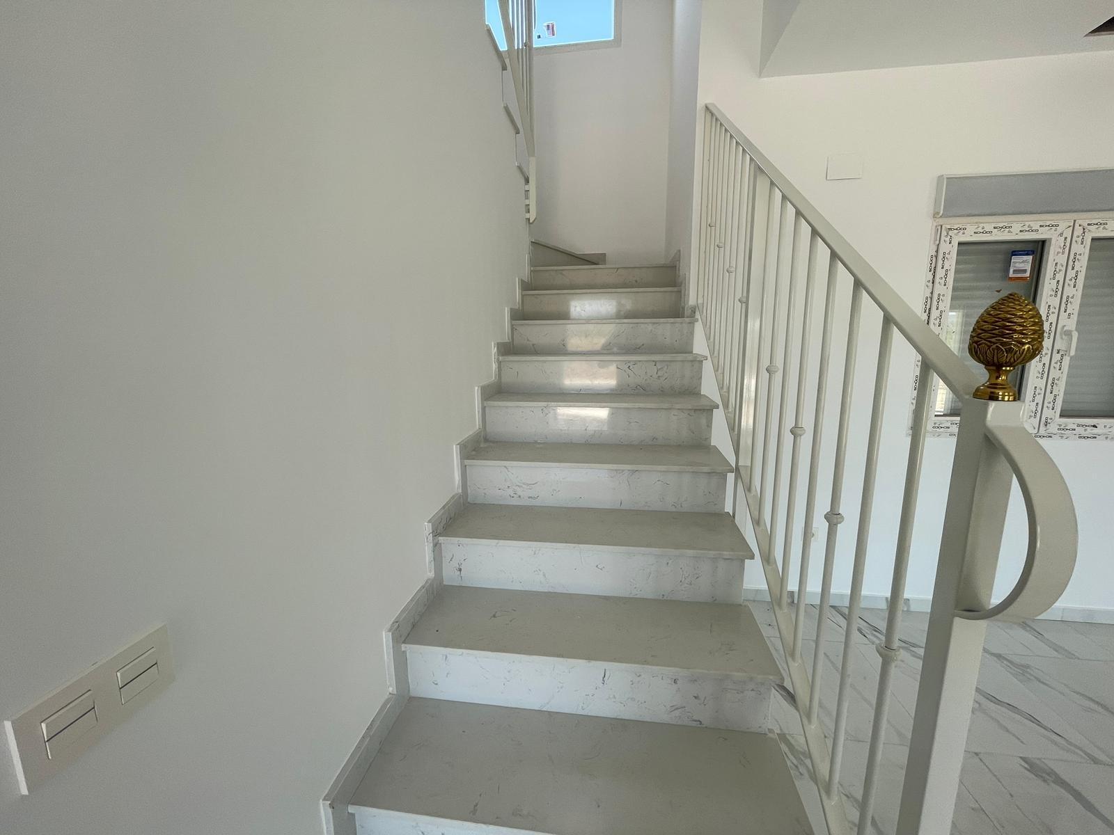 Villa i Pinoso, Alicante, Spanien 6 sovrum, 270 kvm. Nr. 95008