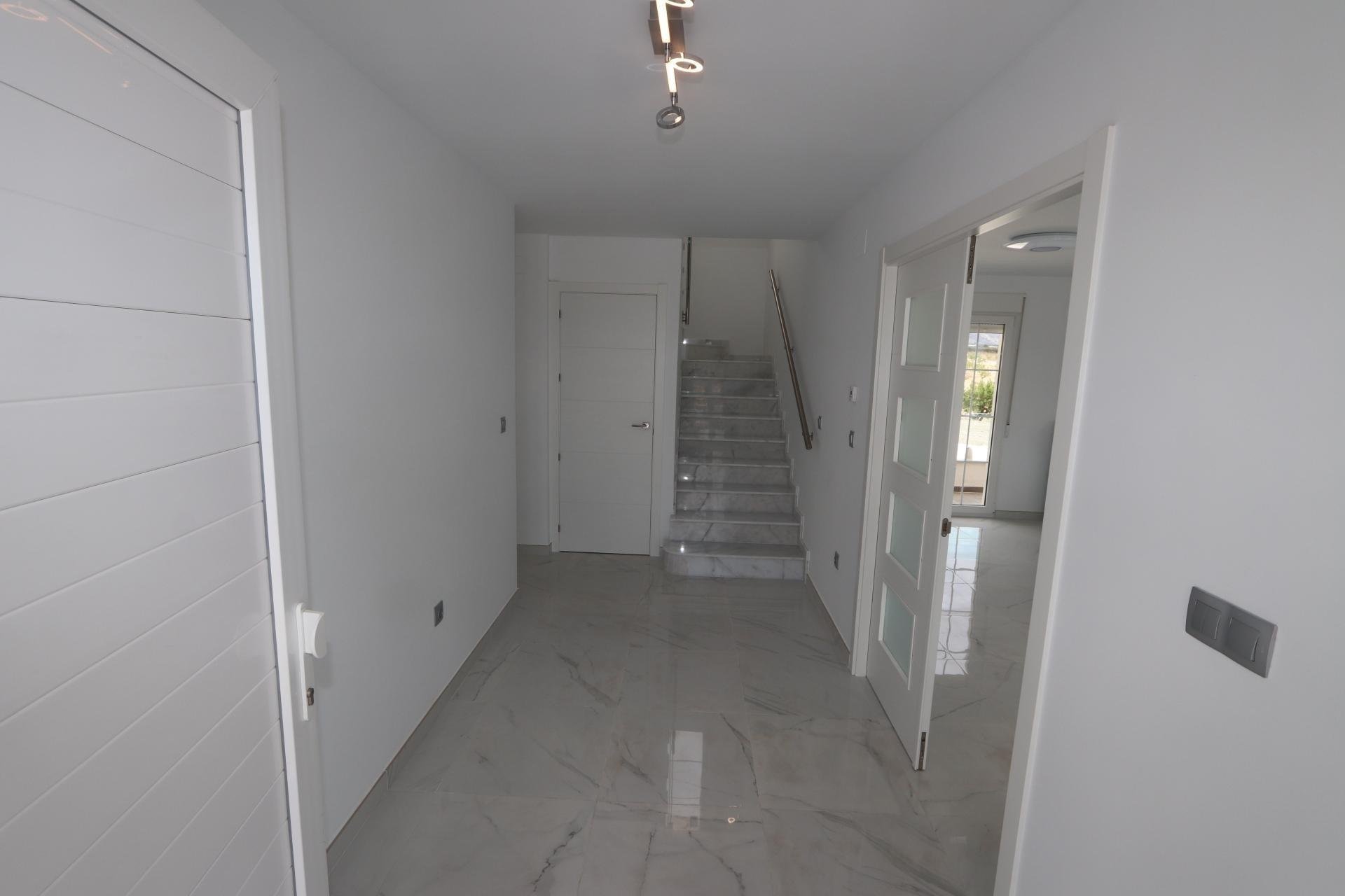 Villa à Pinoso, Alicante, Espagne 4 chambres, 180 m2 No. 95005
