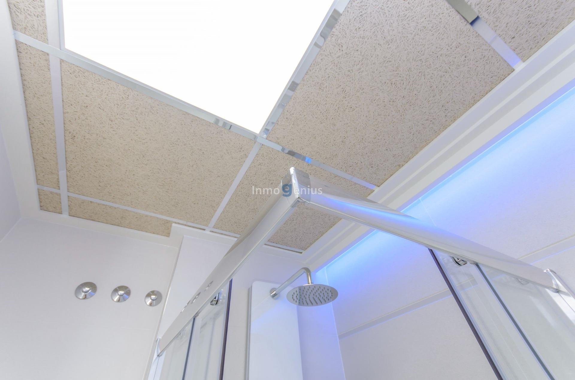 Appartamento a Los Balcones, Alicante, Spagna 2 camere da letto, 63 mq. N° 81545