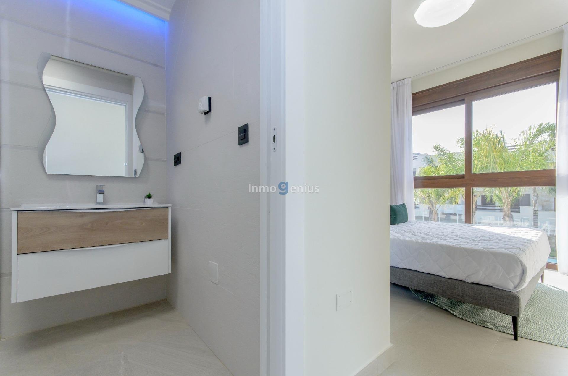 Appartamento a Los Balcones, Alicante, Spagna 2 camere da letto, 63 mq. N° 81545