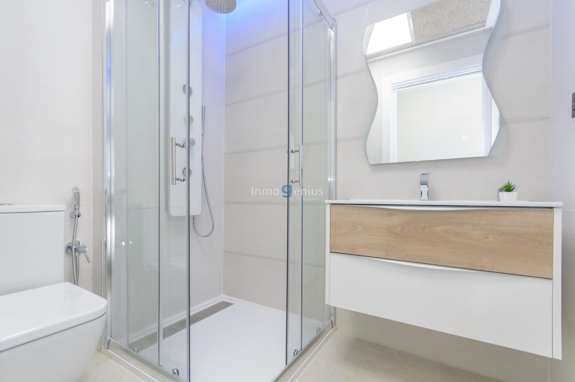 Appartamento a Los Balcones, Alicante, Spagna 2 camere da letto, 63 mq. N° 81545