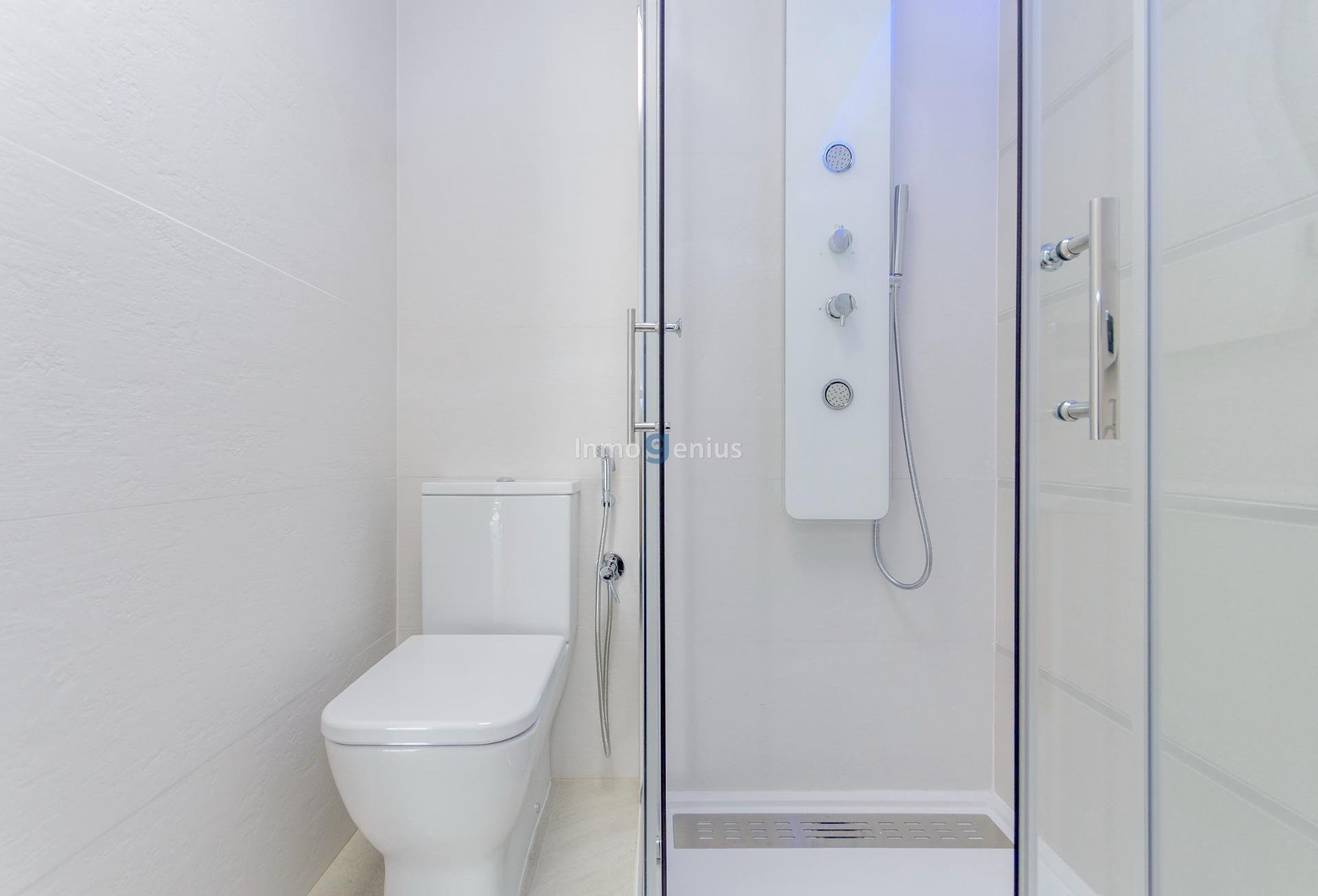 Appartamento a Los Balcones, Alicante, Spagna 2 camere da letto, 63 mq. N° 81545