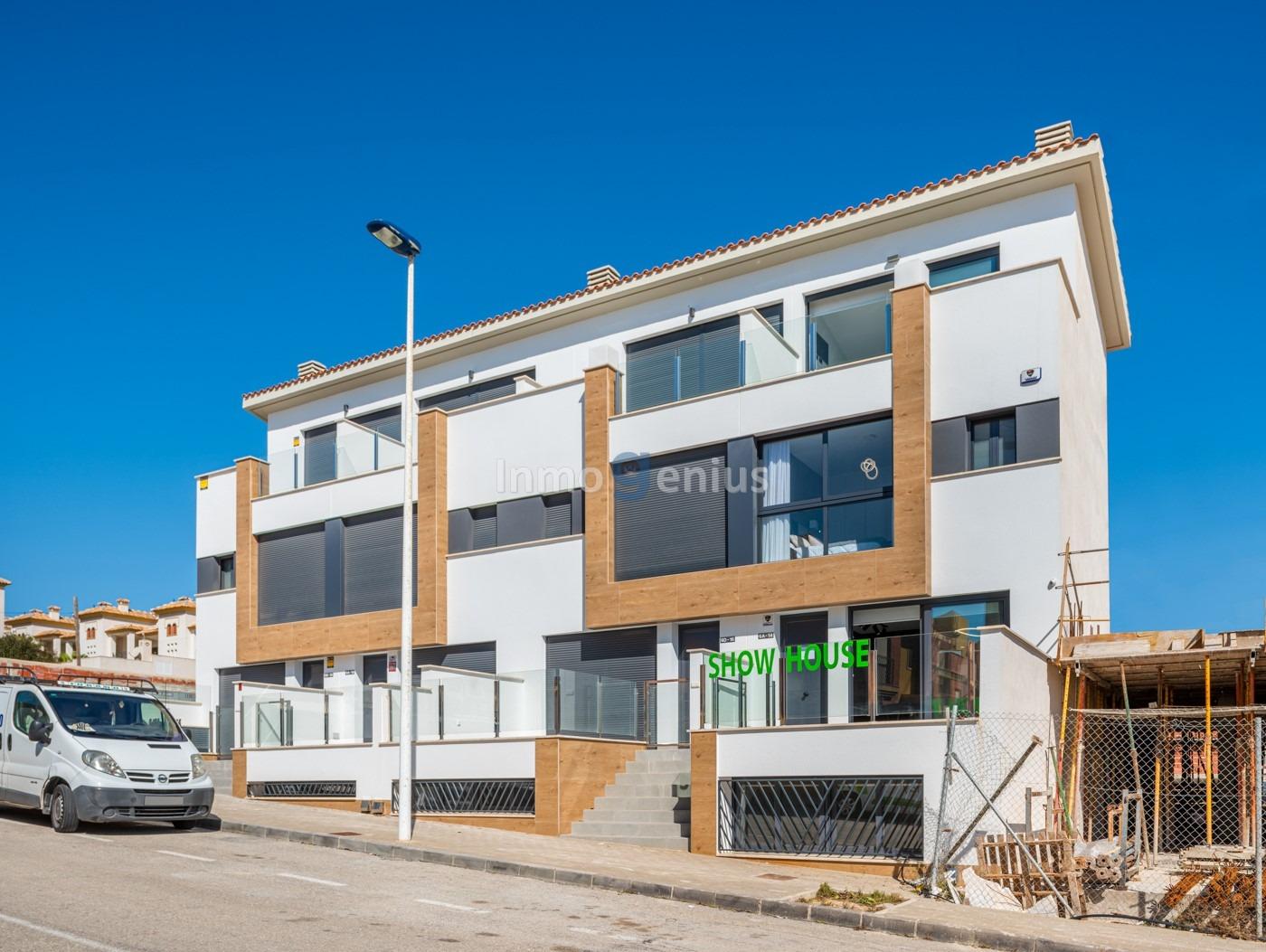 Bungalow à Guardamar del Segura, Alicante, Espagne 3 chambres, 156 m2 No. 81542