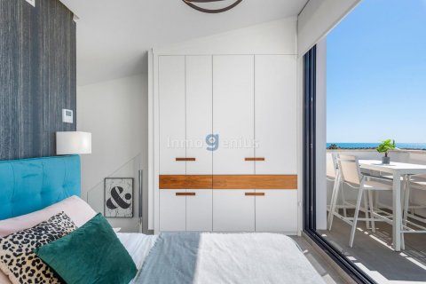 Bungalowi Guardamar del Segura, Alicante, Espanja 3 makuuhuonetta, 156 m2 No. 81542