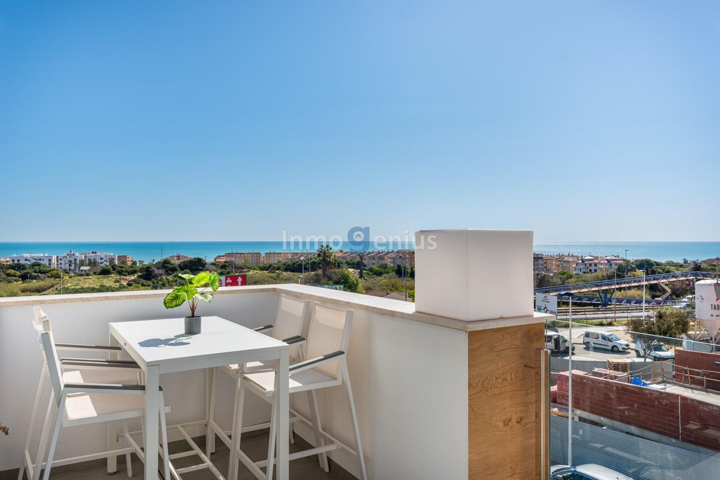 Bungalow à Guardamar del Segura, Alicante, Espagne 3 chambres, 156 m2 No. 81542