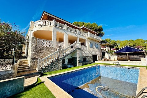 Villa in Dehesa De Campoamor, Alicante, Spain 10 bedrooms, 800 sq.m. No. 111200
