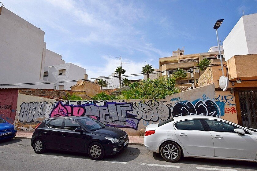 Parcela en Torrevieja, Alicante, España 3 dormitorios, 230 m2 No. 103540