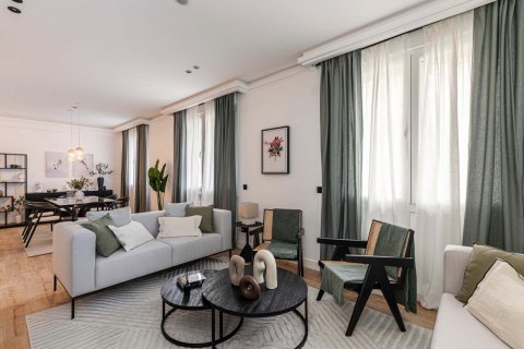Apartment in Madrid, Spain 3 bedrooms, 185 sq.m. No. 84526